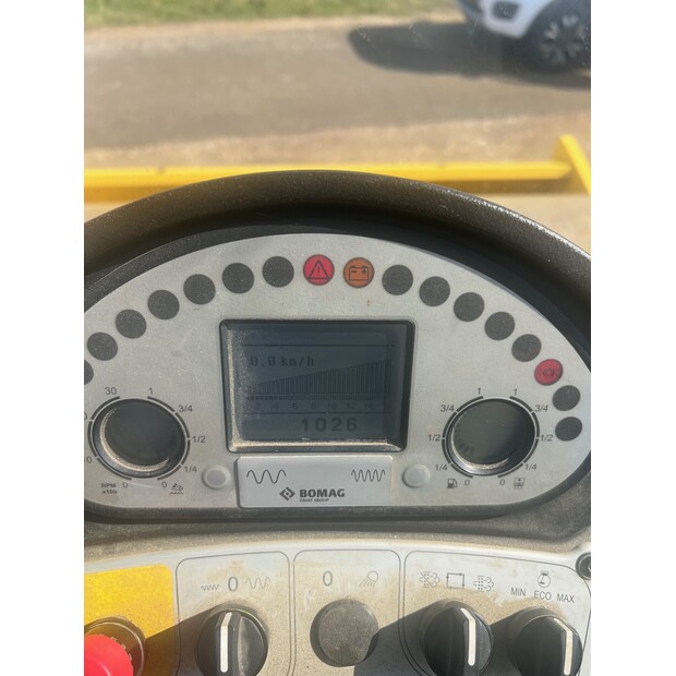 2018 BOMAG BW211 D-5-41149832