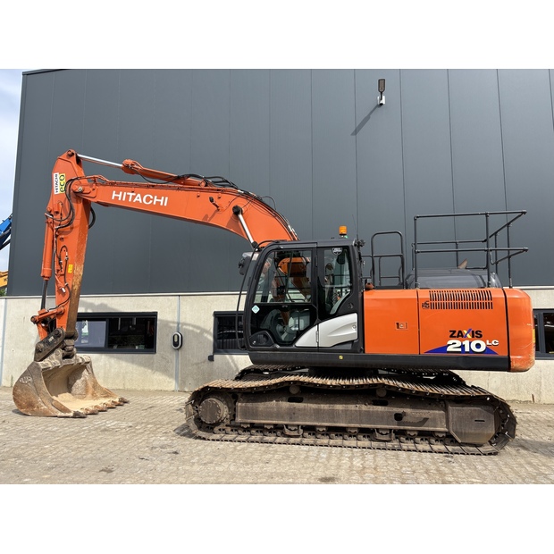 2021 Hitachi ZX210LC-6-41150171