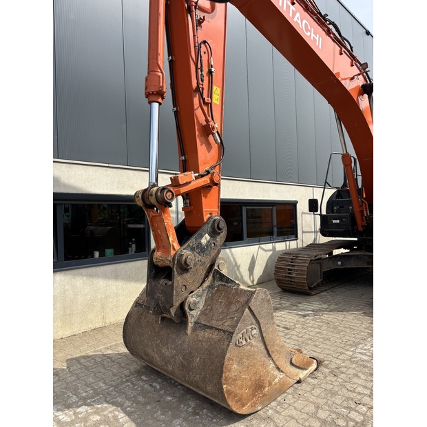 2021 Hitachi ZX210LC-6-41150181