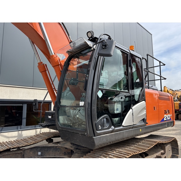 2021 Hitachi ZX210LC-6-41150185