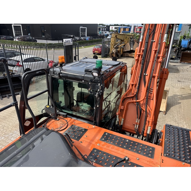 2021 Hitachi ZX210LC-6-41150204