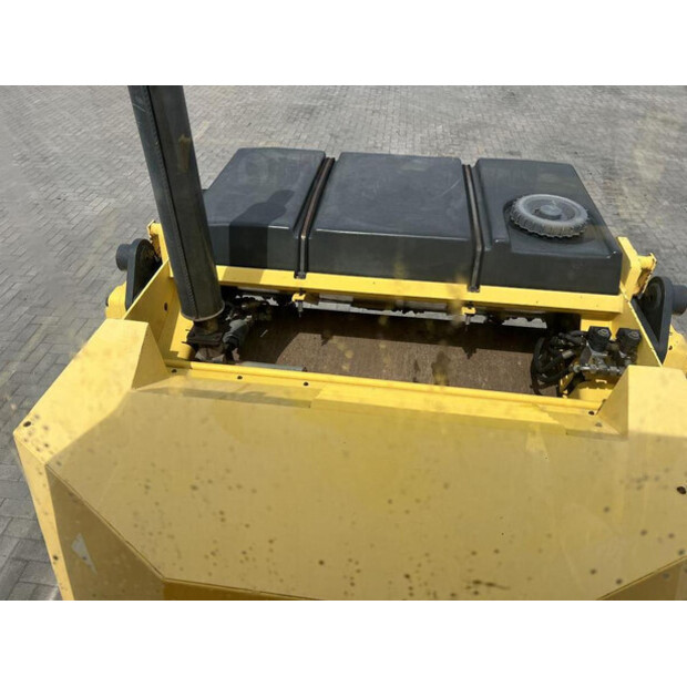 2001 BOMAG BW151AD-2-41160083