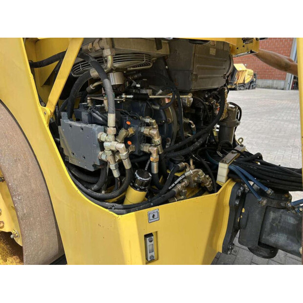 2001 BOMAG BW151AD-2-41160085