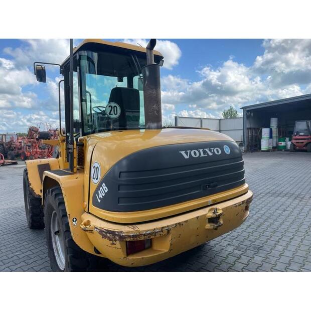فولفو L40B-41160996
