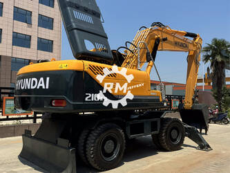 صورة ل حفارات بعجلات 2021 هيونداي 210W-9