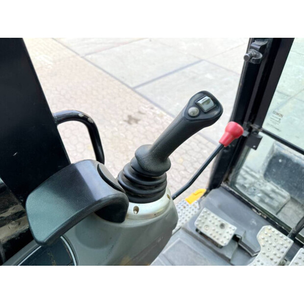 2019 جيه سي بي 86C-1-41161372