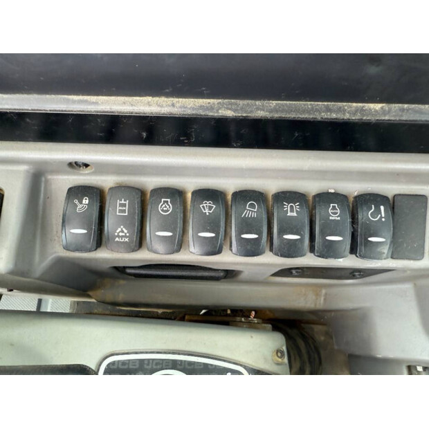 2019 جيه سي بي 86C-1-41161374
