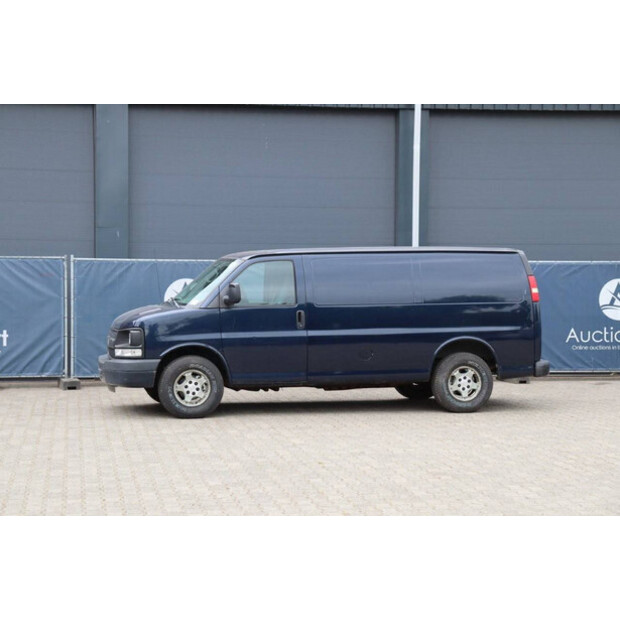 Chevrolet Express Cargo Van-41161758