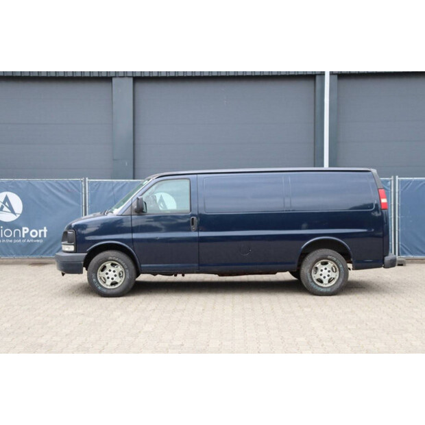 Chevrolet Express Cargo Van-41161759