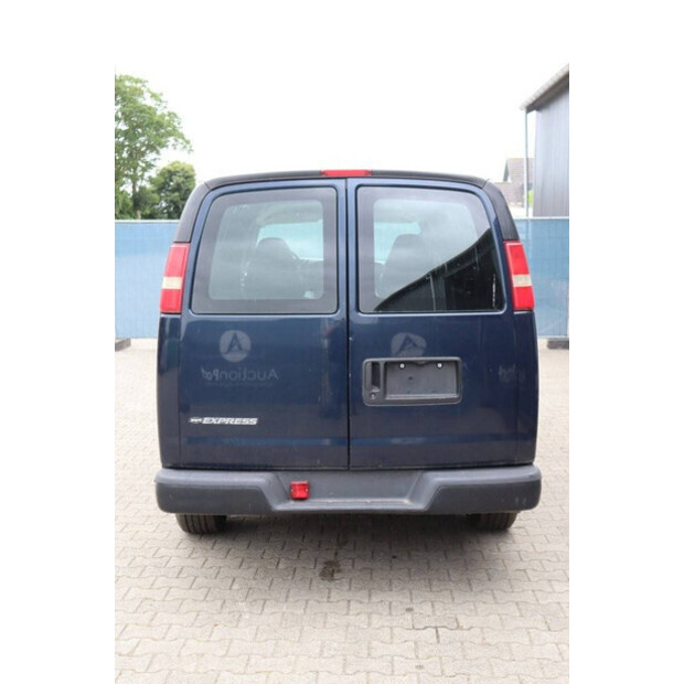 Chevrolet Express Cargo Van-41161762