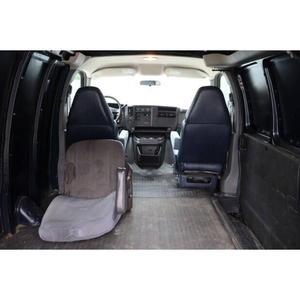 Chevrolet Express Cargo Van-41161778