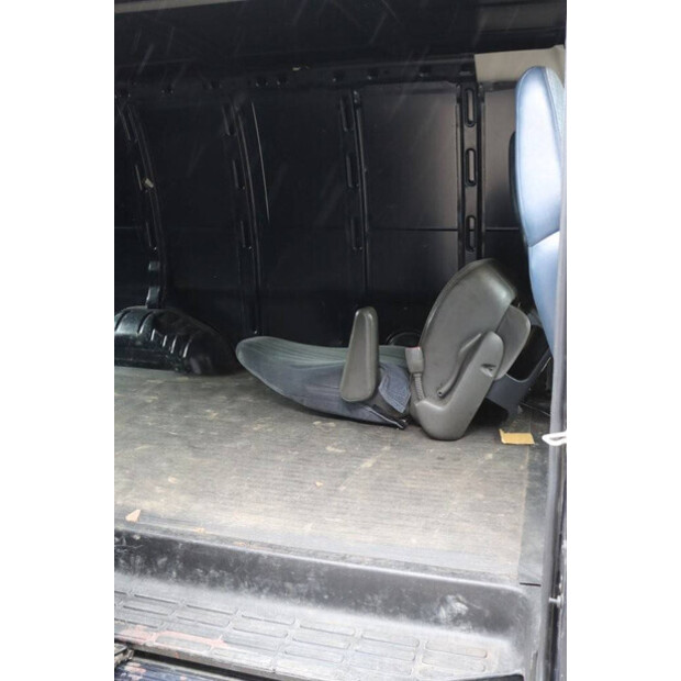 Chevrolet Express Cargo Van-41161793