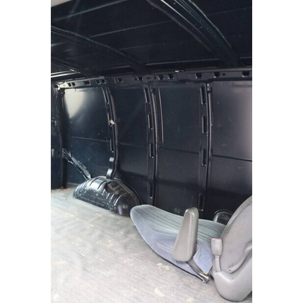 Chevrolet Express Cargo Van-41161794
