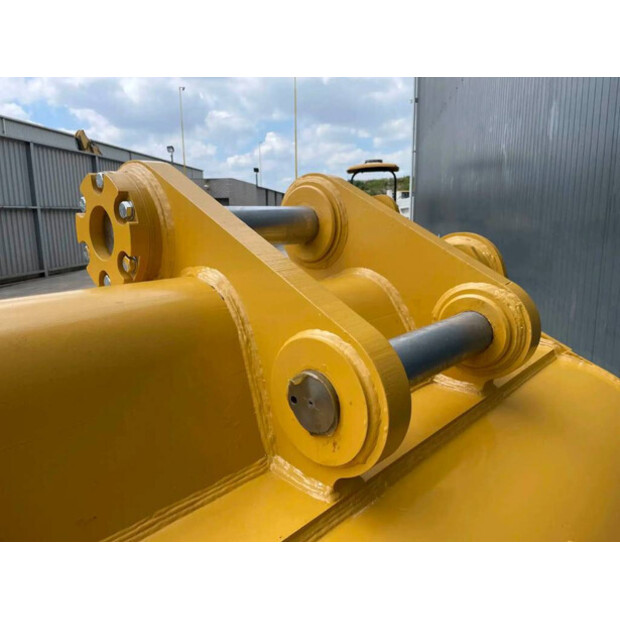 2025 Caterpillar 350 TB-41163008