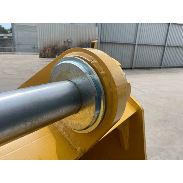 2025 Caterpillar 350 TB-41163013
