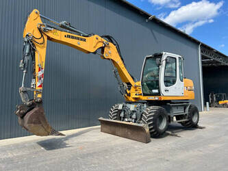 صورة ل حفارات بعجلات 2013 ليبهير A 311 Litronic
