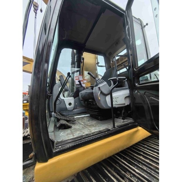 2022 Caterpillar 320D-41168380