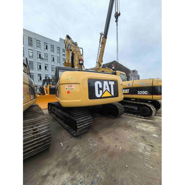 2022 Caterpillar 320D-41168381