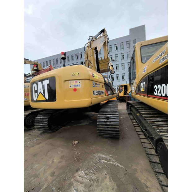 2022 Caterpillar 320D-41168382