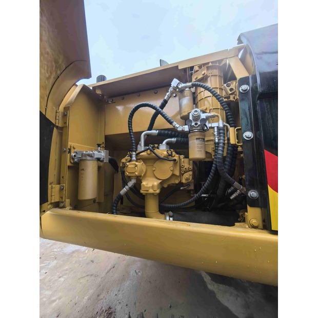 2022 Caterpillar 320D-41168383