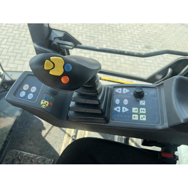 2018 HAMM DV+ 90I VV-S-41168718