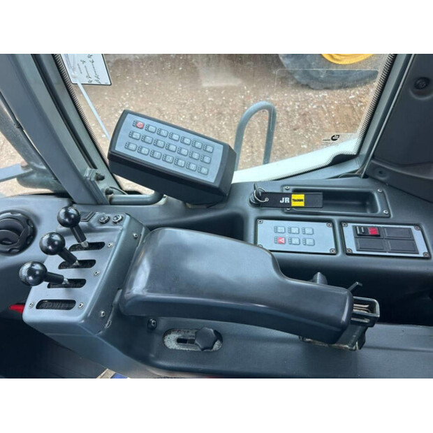 2015 ليبهير L550-41168791