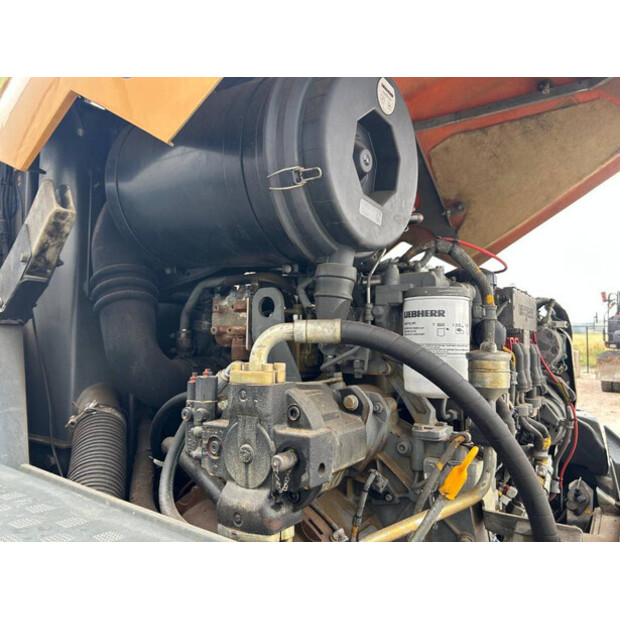 2015 ليبهير L550-41168801