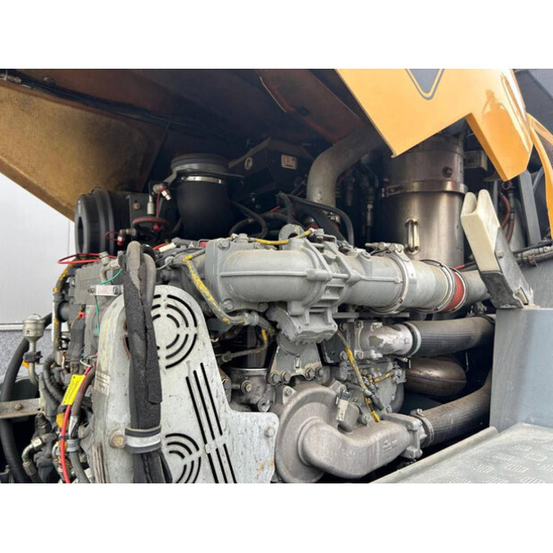 2015 ليبهير L550-41168803