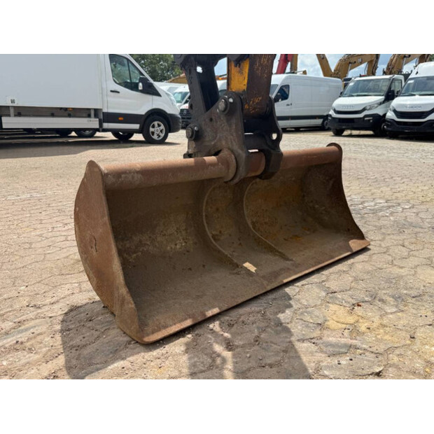 2018 جيه سي بي 48Z-1-41168940
