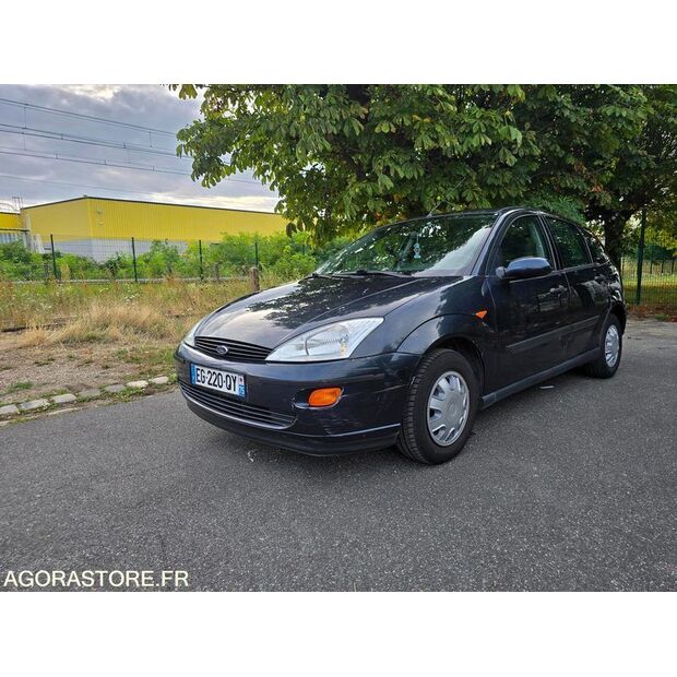 2000 Ford Focus-41184003