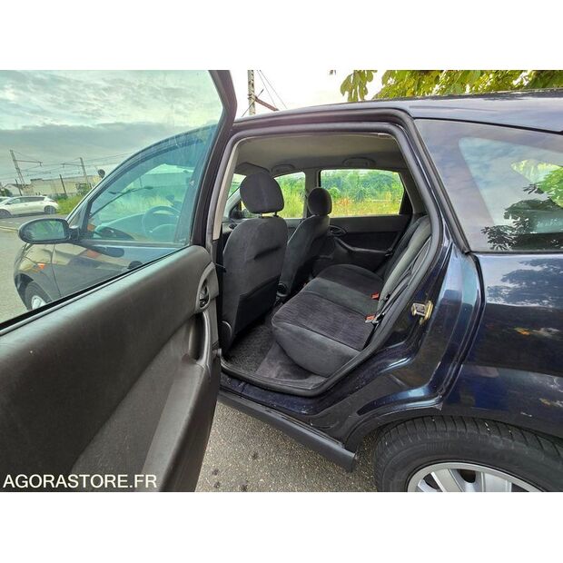 2000 Ford Focus-41184005