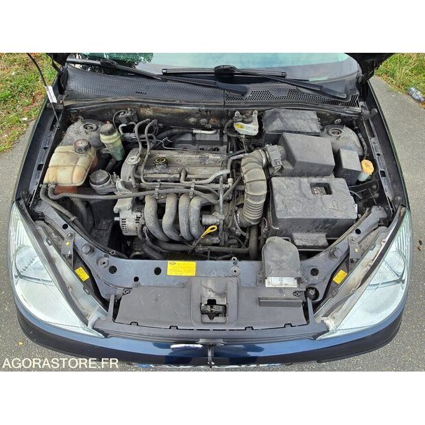 2000 Ford Focus-41184014