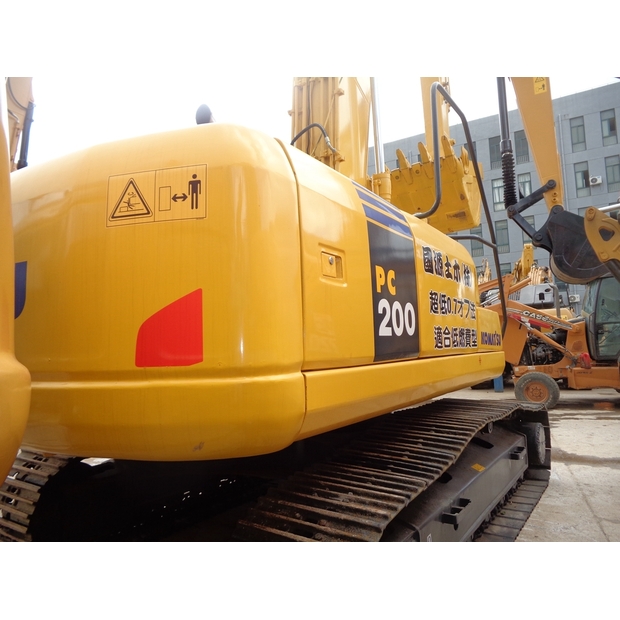 2020 Komatsu PC200-41185178