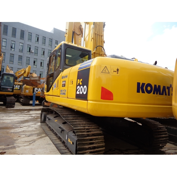 2020 Komatsu PC200-41185179