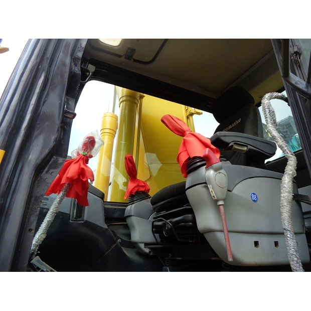 2020 Komatsu PC200-41185180