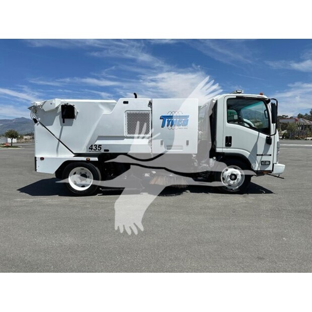 2025 Isuzu NQR-41185189