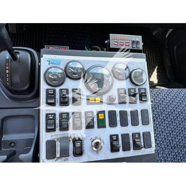 2025 Isuzu NQR-41185200