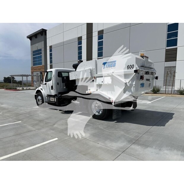 2018 Freightliner BUSINESS CLASS M2 106-41185232