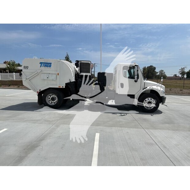 2018 Freightliner BUSINESS CLASS M2 106-41185235