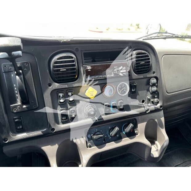 2018 Freightliner BUSINESS CLASS M2 106-41185244