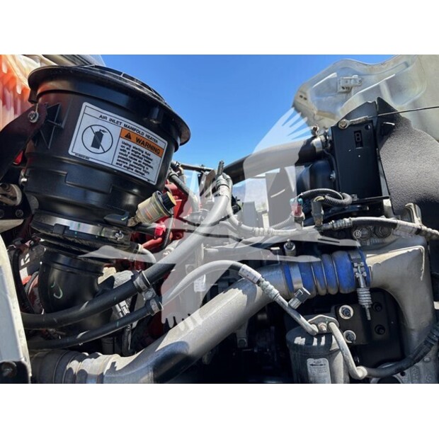 2016 Freightliner BUSINESS CLASS M2 106-41185281