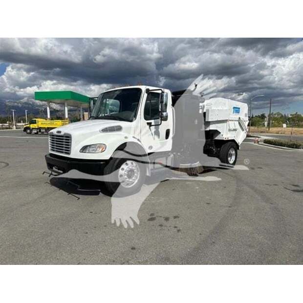 2015 Freightliner BUSINESS CLASS M2 106-41185340