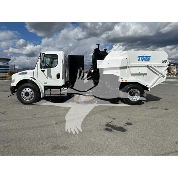 2015 Freightliner BUSINESS CLASS M2 106-41185341