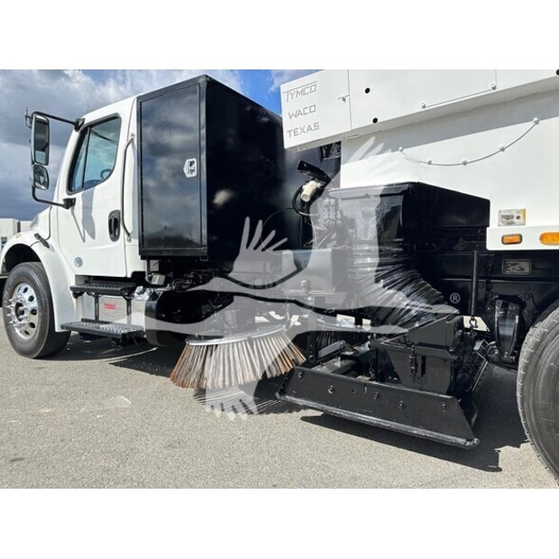 2015 Freightliner BUSINESS CLASS M2 106-41185348