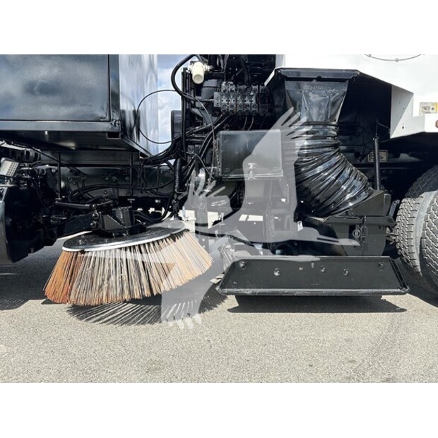 2015 Freightliner BUSINESS CLASS M2 106-41185351