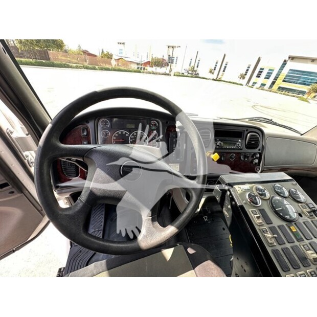 2015 Freightliner BUSINESS CLASS M2 106-41185359