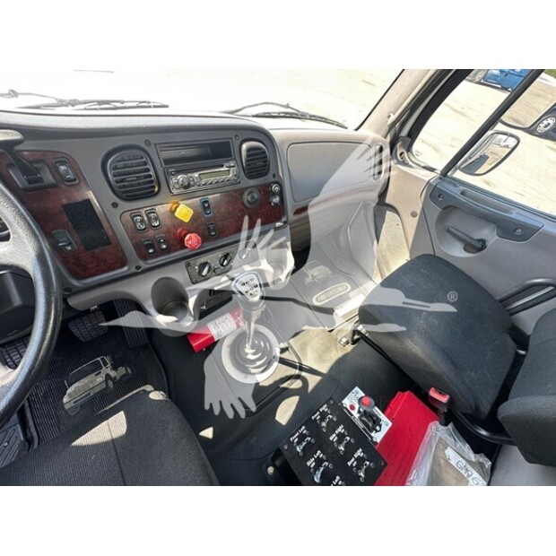 2015 Freightliner BUSINESS CLASS M2 112-41185376