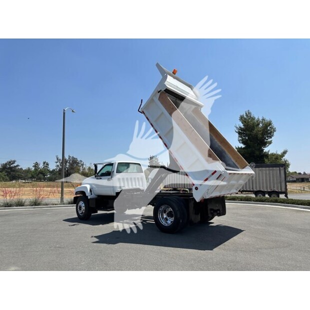 2002 GMC C6500-41185403
