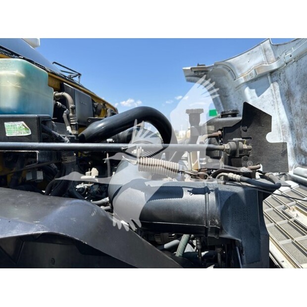 2002 GMC C6500-41185419