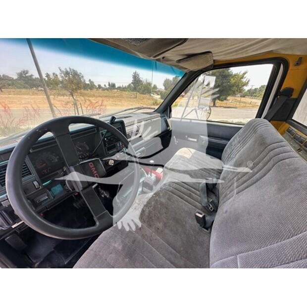 2002 GMC C6500-41185422